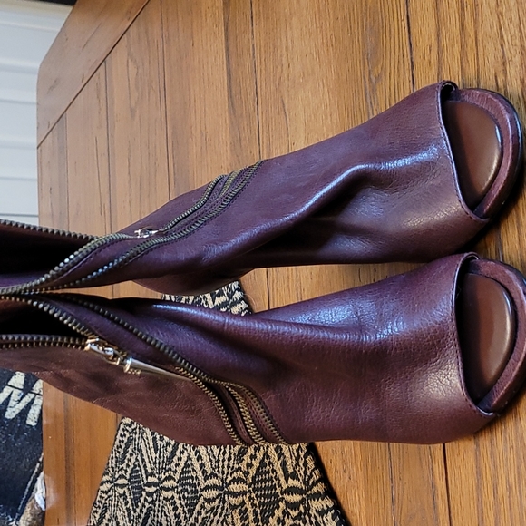 BCBGMAXAZRIA Shoes - Picture 11 of 12